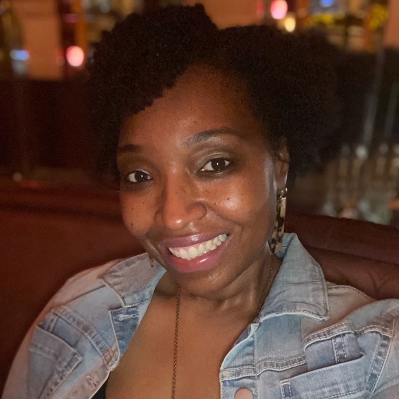 Meet your Posher, Renita - Picture 1 of 1